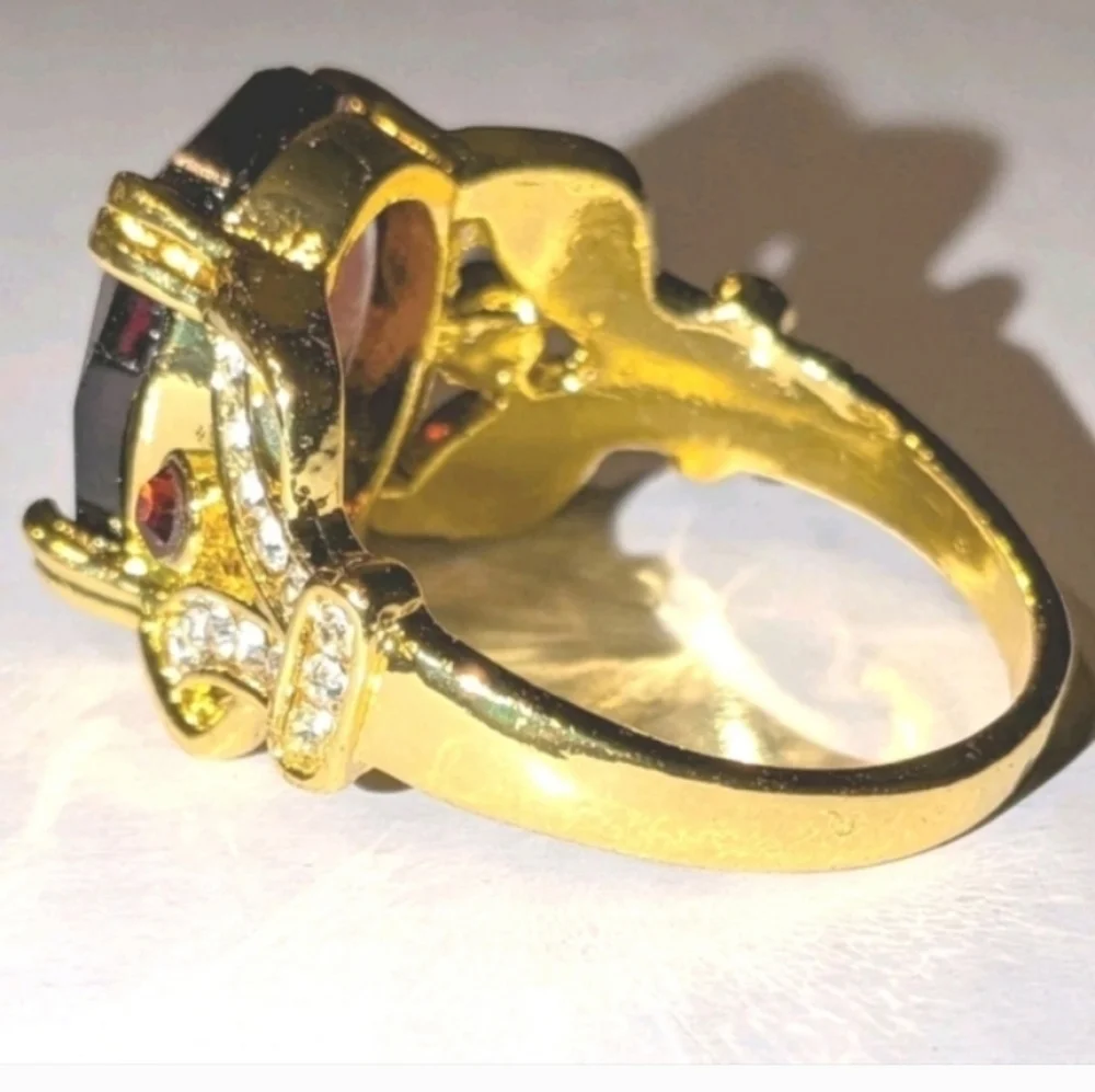 Elegant Gold Plated Cocktail Unisex Ring with Deep Red Gemstone Sz 13